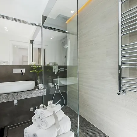 Πανσιόν Vatican Style